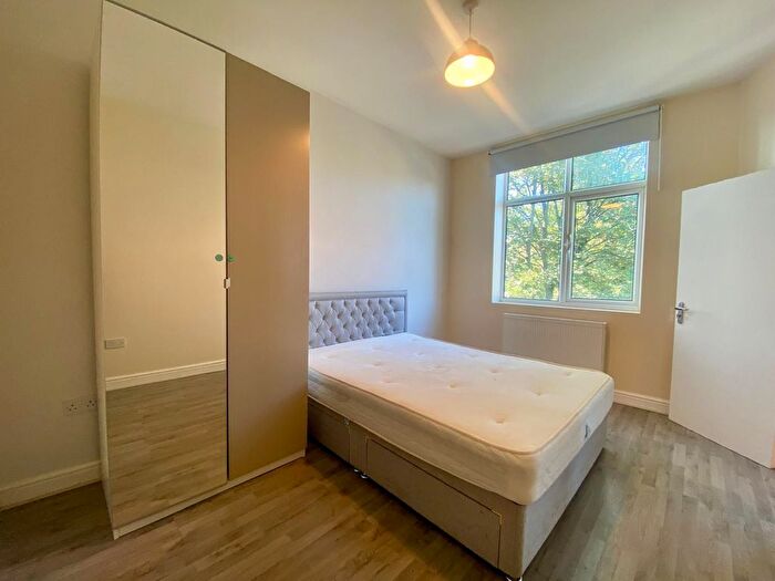 2 Bedroom Flat To Rent In Bensham Grove, Thornton Heath, CR7