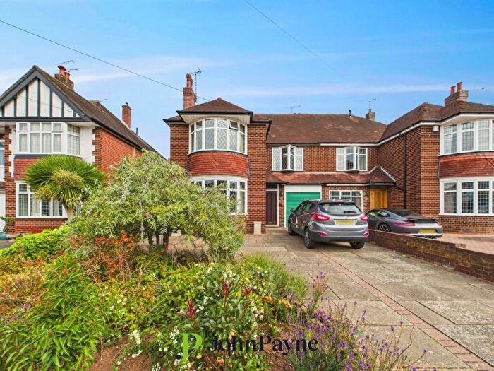 4 Bedroom Semi-Detached House To Rent In Baginton Road, Styvechale, Coventry, CV3