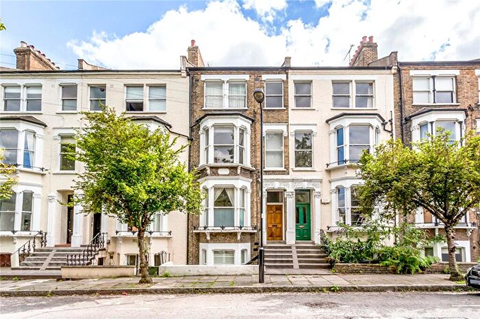 2 Bedroom Apartment For Sale In Kelvin Road, Highbury, N5