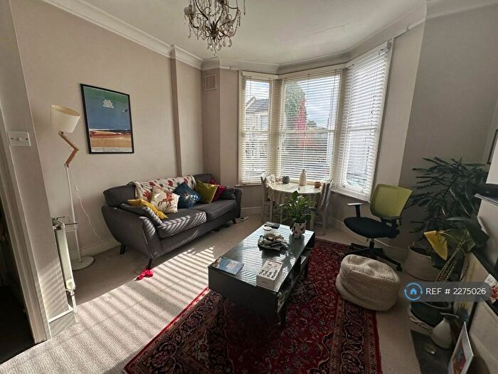 1 Bedroom Flat To Rent In Harbut Road, London, SW11