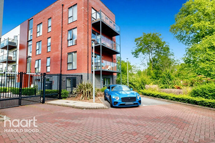 3 Bedroom Apartment For Sale In Jackdaw Close, Harold Wood, RM3