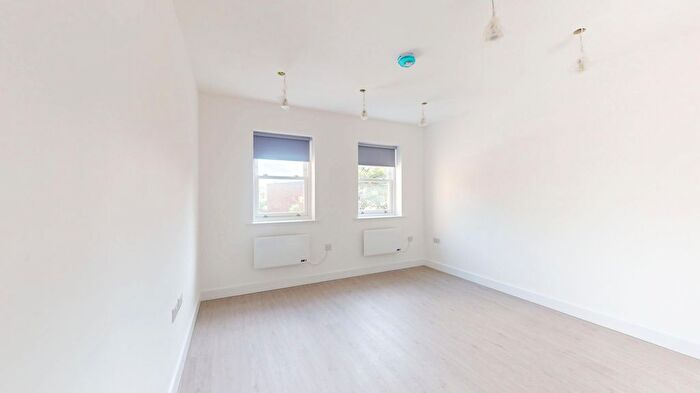 2 Bedroom Flat To Rent In Church Street, Enfield, Greater London, EN2