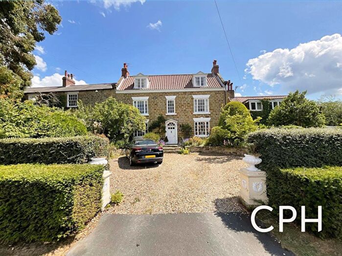 6 Bedroom Property For Sale In Scalby Road, Scalby, YO13