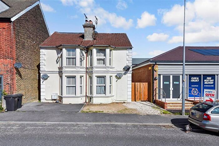 1 Bedroom Flat For Sale In Farningham Road, Crowborough, East Sussex, TN6
