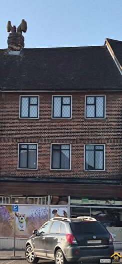 2 Bedroom Maisonette For Sale In Corner House Parade, Epsom, Surrey, KT17