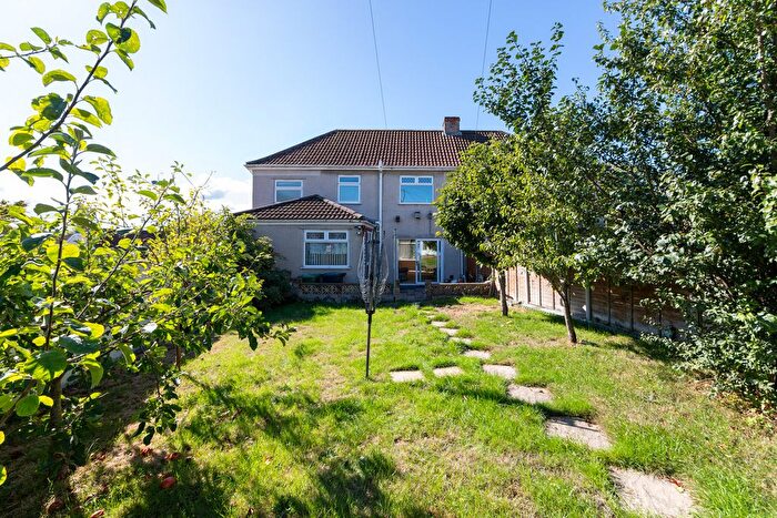 4 Bedroom Semi Detached House For Sale In Dundridge Lane, Bristol, BS5