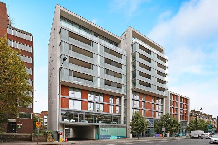 2 Bedroom Flat To Rent In Upper Richmond Road, Putney Hill, SW15