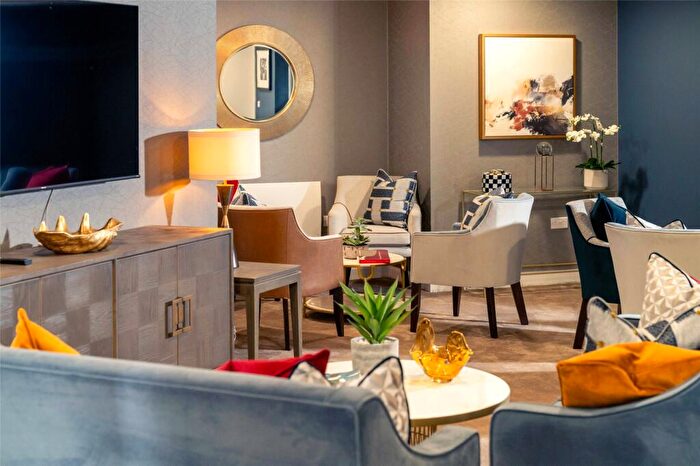 1 Bedroom Apartment For Sale In Reading Road, Wokingham, Berkshire, RG41