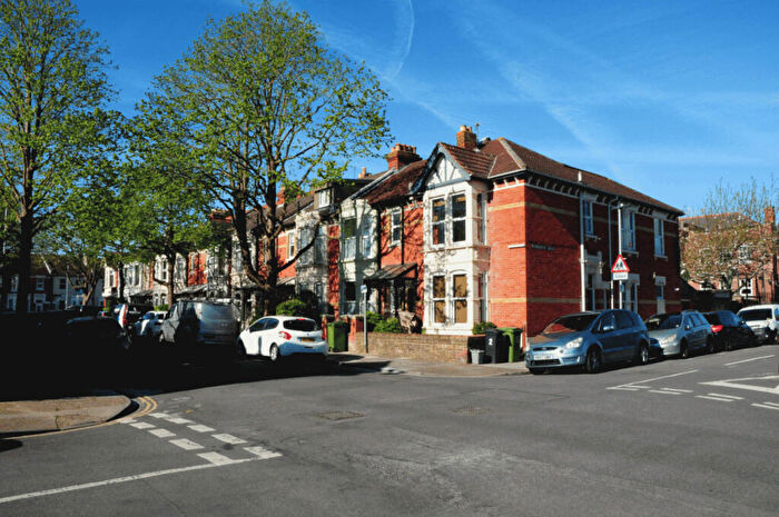 1 Bedroom Apartment To Rent In Clovelly Road, Southsea, Hampshire, PO4