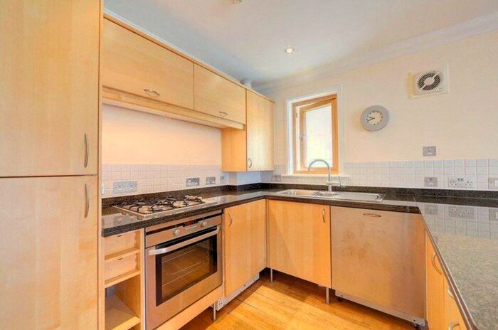 2 Bedroom Flat For Sale In Coombe Road, New Malden, KT3