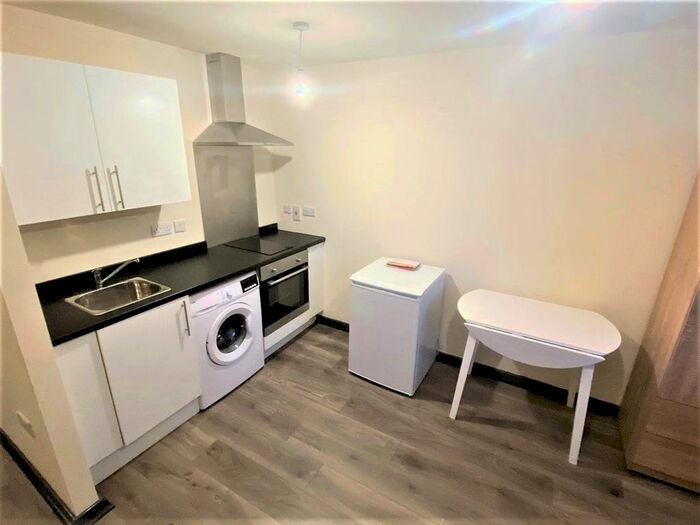 1 Bedroom Flat To Rent In Studio Available - Olicana House, Chapel Street, Bradford, BD1