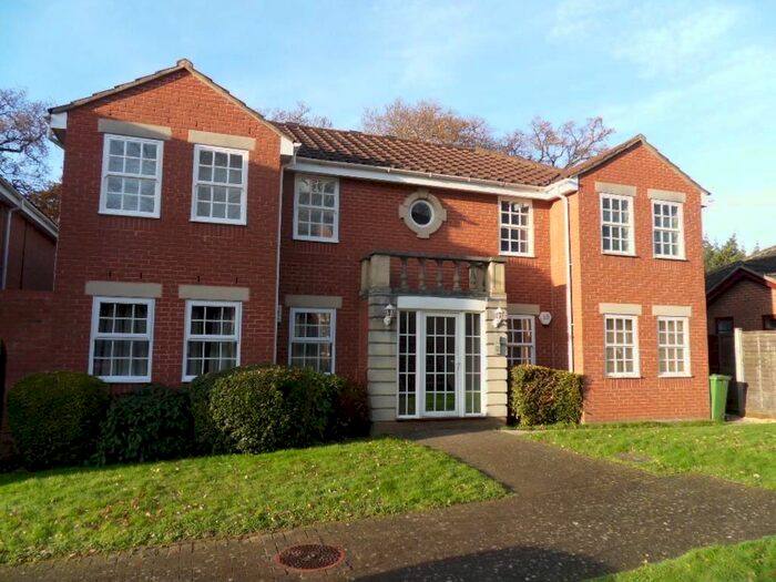 2 Bedroom Flat To Rent In Raleigh Way, Frimley, Surrey GU16