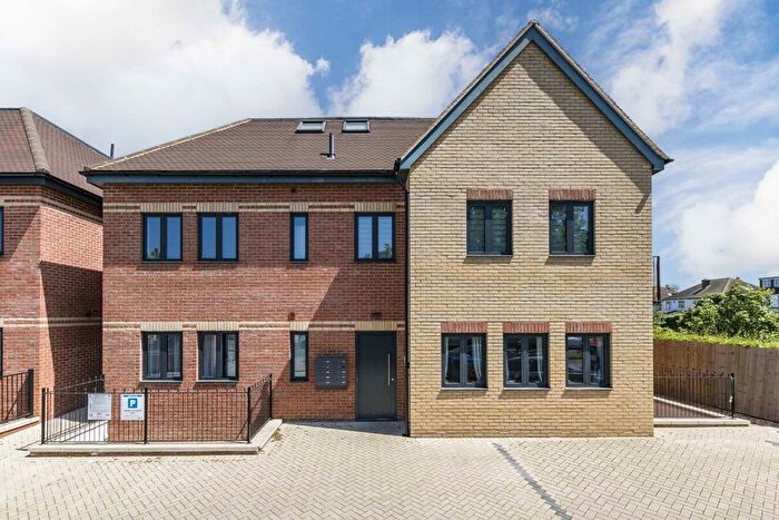 3 Bedroom Flat To Rent In Gunnersbury Avenue, London, W5