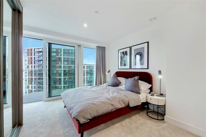 3 Bedroom Flat To Rent In Duke Of Wellington Avenue, London, SE18