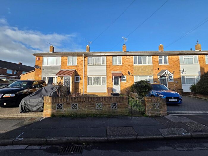 3 Bedroom House To Rent In Coombe Road, Gosport, PO12