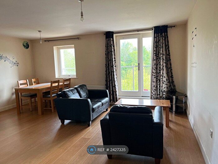 2 Bedroom Flat To Rent In Powis Lane, Oxley Park, Milton Keynes, MK4