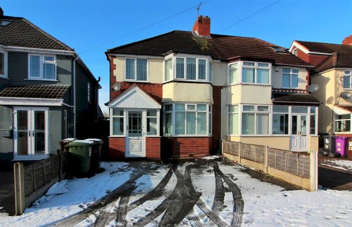 3 Bedroom Semi-Detached House To Rent In Ridge Lane, Wednesfield, Wolverhampton, WV11