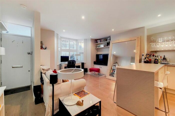 1 Bedroom Maisonette To Rent In Redesdale Street, London, SW3