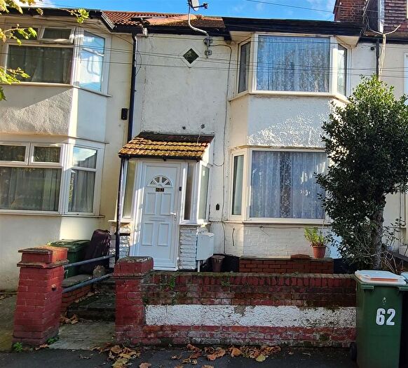 5 Bedroom Terraced House To Rent In Gainsborough Avenue, London, E12