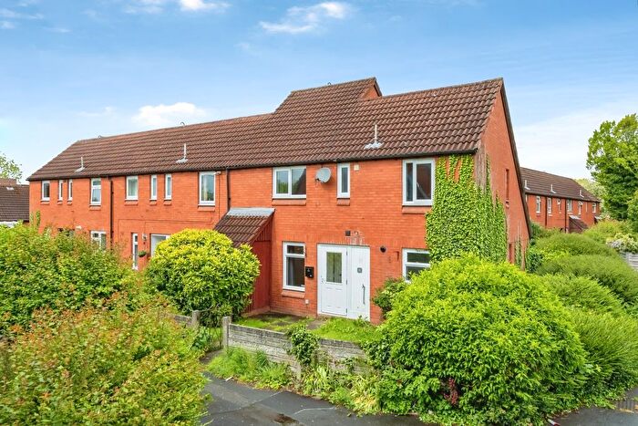 4 Bedroom Semi-Detached House For Sale In Blackledge Close, Fearnhead, Warrington, Cheshire, WA2