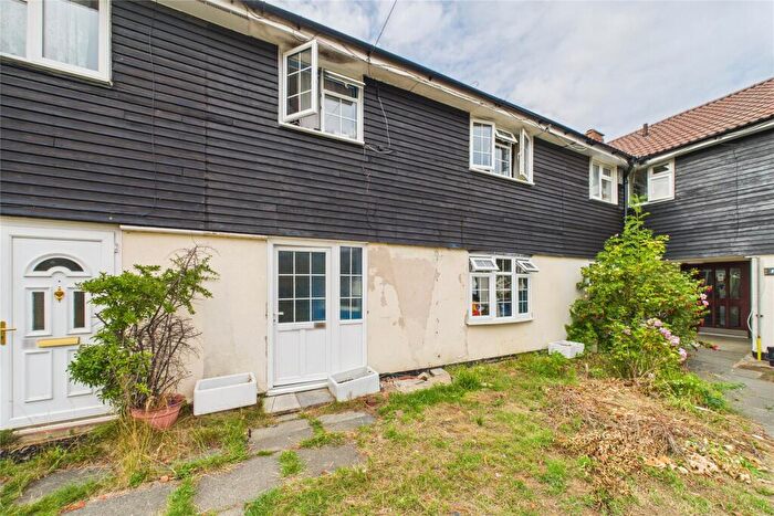 4 Bedroom Terraced House For Sale In Deepfield Road, Bracknell, Berkshire, RG12