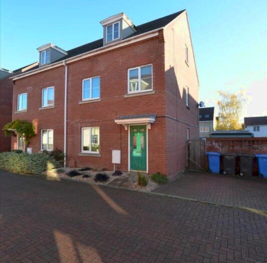4 Bedroom Town House To Rent In Hemming Way, Norwich NR3
