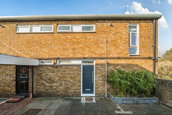3 Bedroom End Of Terrace House For Sale In Claxton Path, Brockley, London, SE4