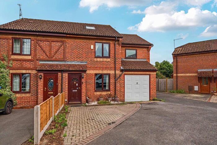 5 Bedroom Semi-Detached House For Sale In Spencers Wood, Reading, Berkshire, RG7