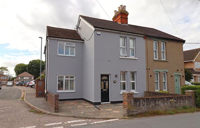 4 Bedroom Semi-Detached House For Sale In Daws Heath Road, Daws Heath, Benfleet, SS7