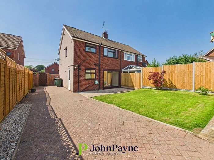 3 Bedroom Semi-Detached House To Rent In Hartridge Walk, Allesley Park, Coventry, CV5