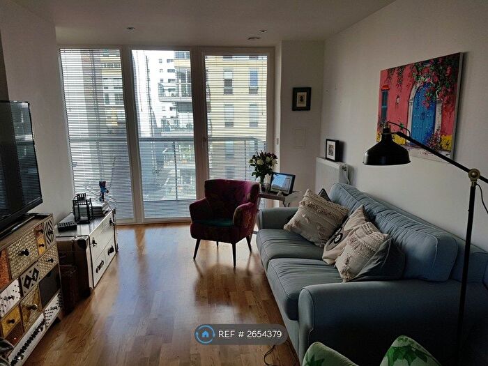 2 Bedroom Flat To Rent In Dundas Court, London, SE10