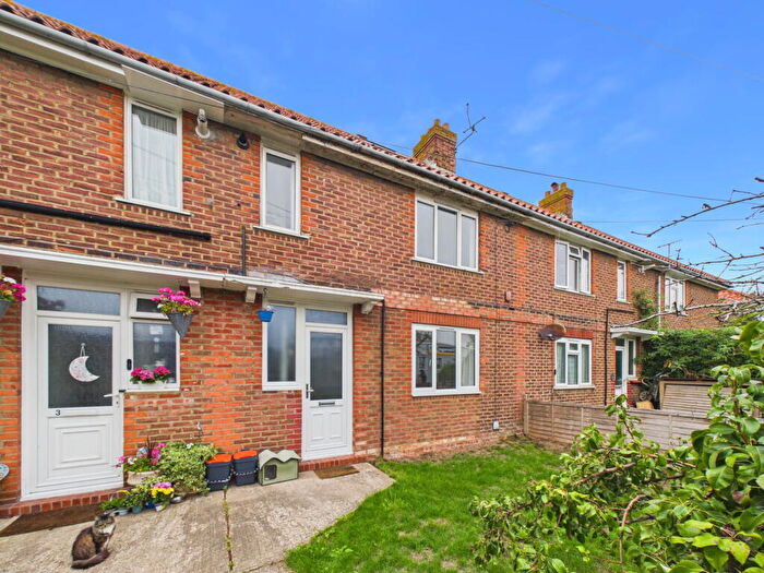 2 Bedroom Terraced House For Sale In Dominion Road, Worthing, BN14