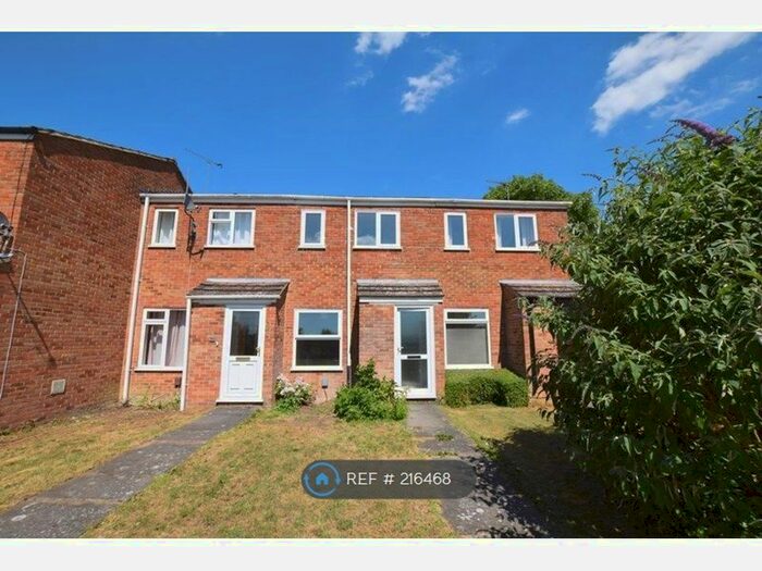 2 Bedroom Terraced House To Rent In Redland Way, Aylesbury HP21