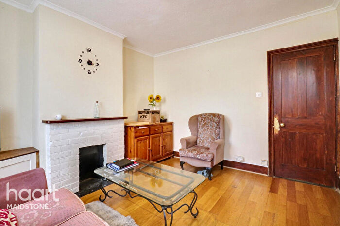 3 Bedroom Terraced House For Sale In Tonbridge Road, Maidstone, ME16