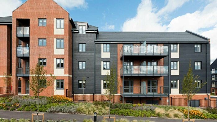 2 Bedroom Apartment For Sale In Station Road, Hook, Hampshire, RG27