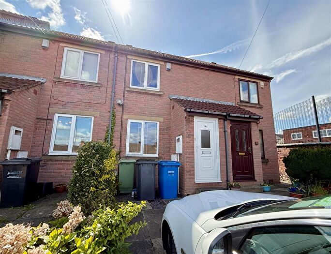 2 Bedroom House To Rent In Edmund Street, Newbold, S41