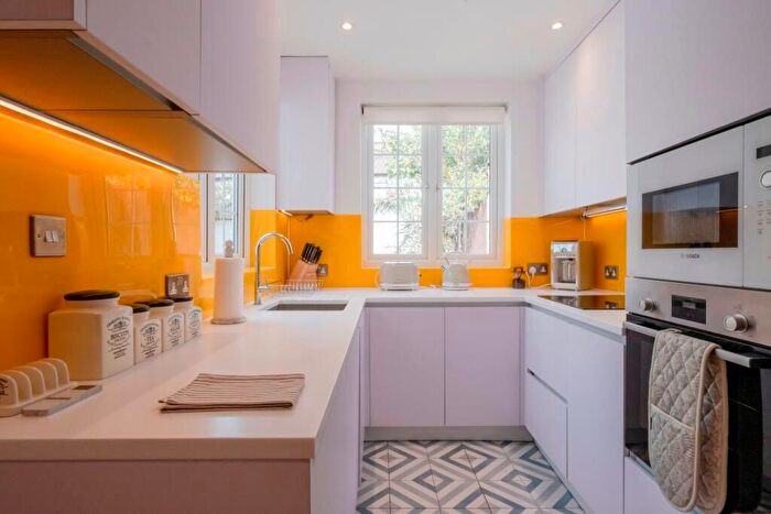 3 Bedroom Property To Rent In Roupell Street, London, SE1