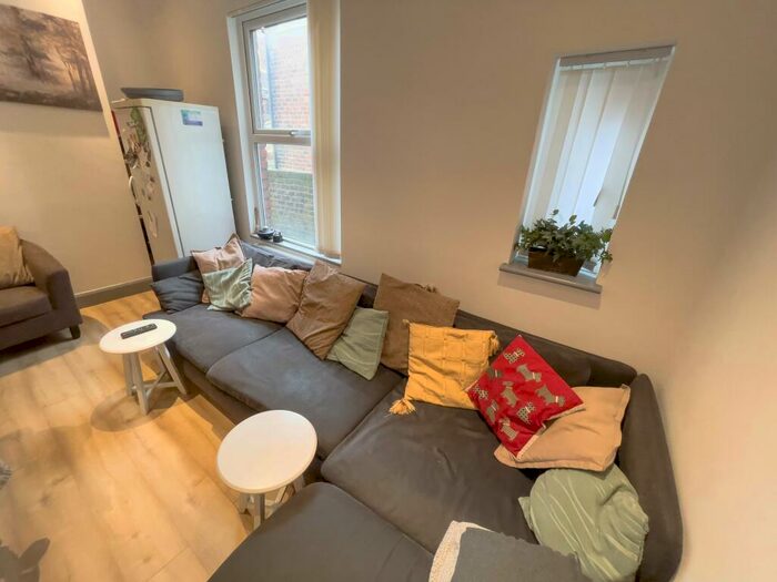 2 Bedroom House To Rent In Lidderdale Road, L15