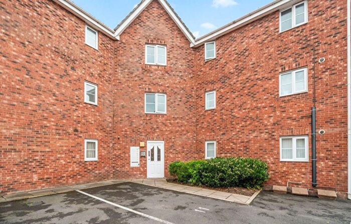 2 Bedroom Flat For Sale In Barley Mere Close, Newton-Le-Willows, WA12
