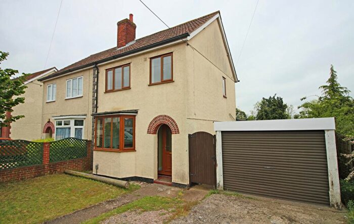 3 Bedroom Semi-Detached House To Rent In The Crescent, Andover, Hampshire, SP10
