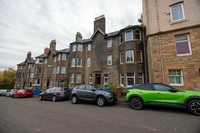 2 Bedroom Flat For Sale In Glebe Park, Inverkeithing, KY11