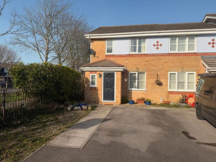 3 Bedroom End Of Terrace House For Sale In Challenger Drive, Gosport, PO12