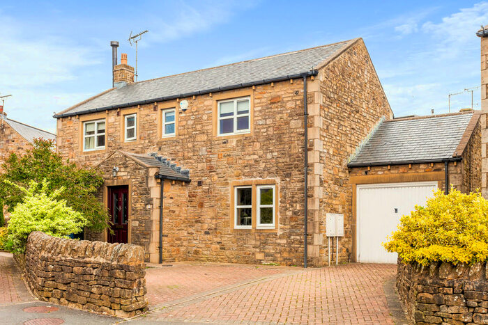 3 Bedroom Detached House For Sale In Penfold Court, Hellifield, BD23