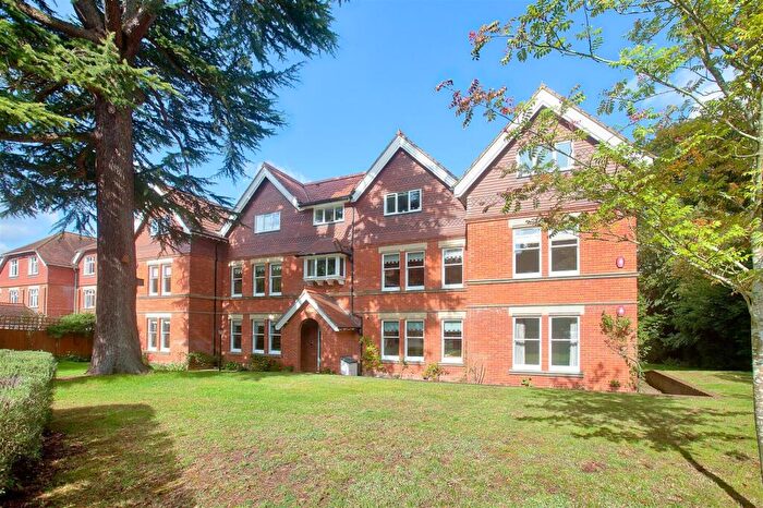 2 Bedroom Flat To Rent In Harnham Road, Salisbury, SP2