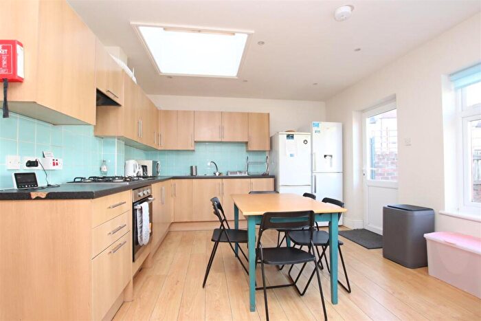 5 Bedroom House To Rent In Selborne Road, Bristol, BS7