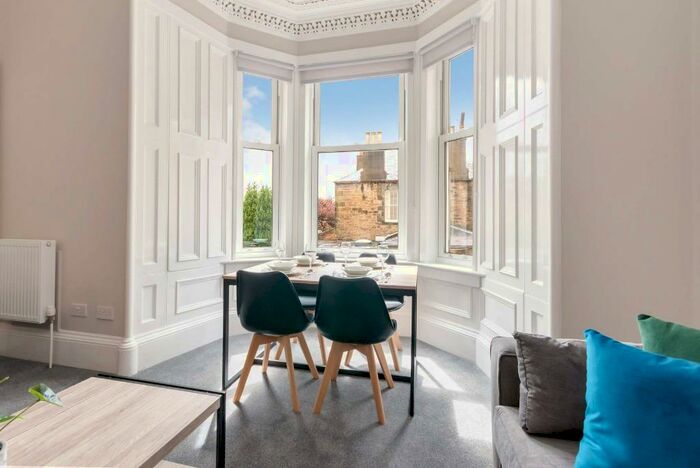 2 Bedroom Flat To Rent In Sciennes Road, Marchmont, Edinburgh, EH9