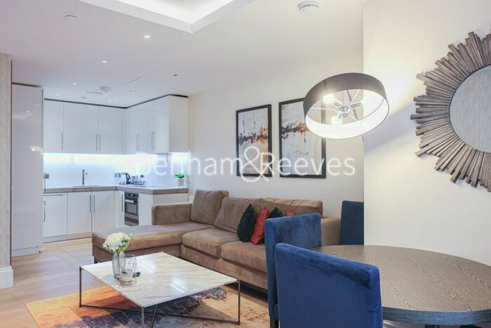 1 Bedroom Flat To Rent In Strand, Savoy House, Strand, City, WC2R