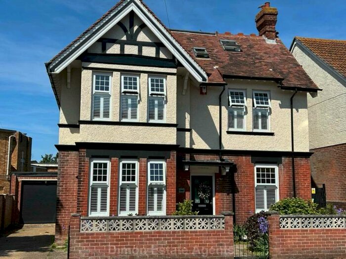 6 Bedroom Detached House For Sale In St Andrews Road, Gosport, PO12