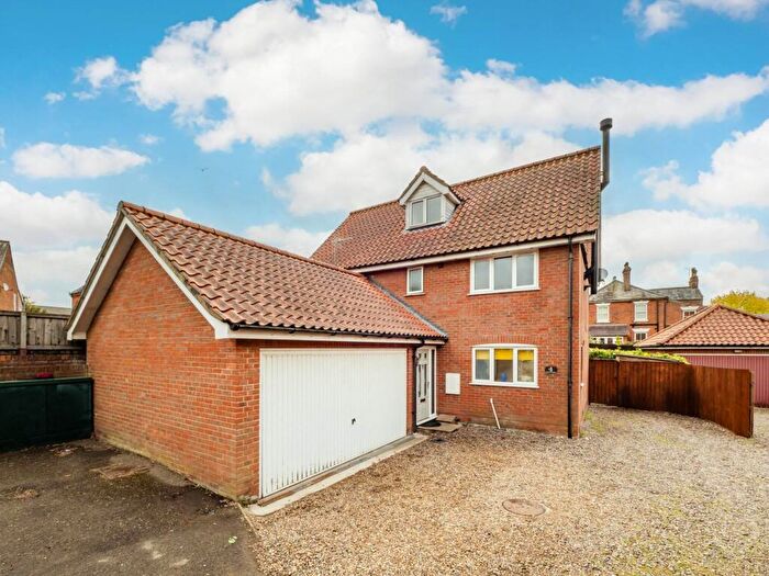 4 Bedroom Detached House For Sale In Bridge Court, Cromer Road, North Walsham, NR28