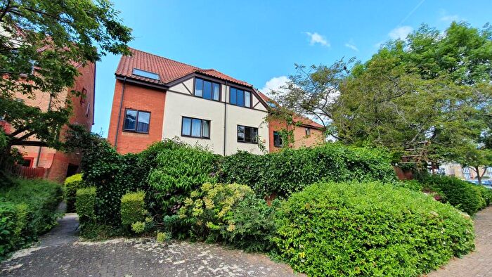 2 Bedroom Apartment To Rent In John Cabot Court, Baltic Wharf, BS1